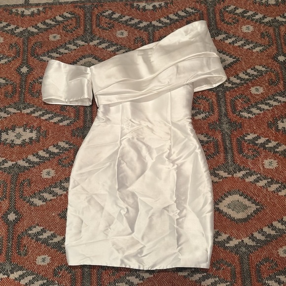 NWT SOLACE London Edda Mini Dress in Cream size US 2/UK 6 - Picture 4 of 7